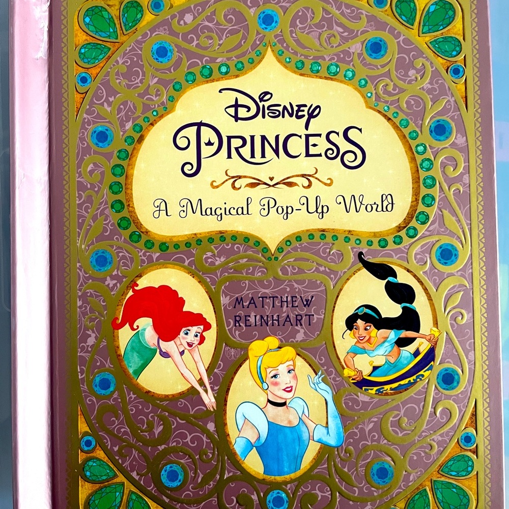 Disney Princess: A Magical Pop-Up World - Hardcover Collectible Pop up Book